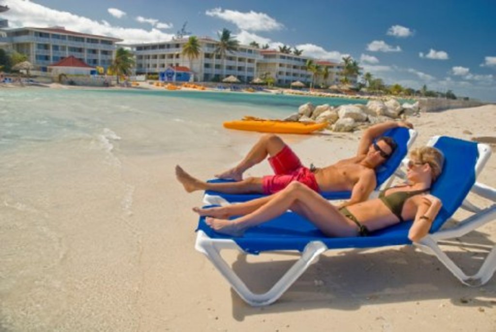holiday inn sunspree hotel caribbean islands jamaica