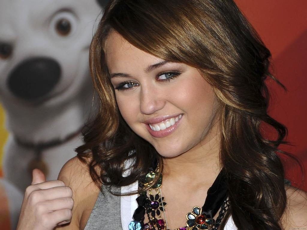 Miley Cyrus - Hannah Montana Bolt