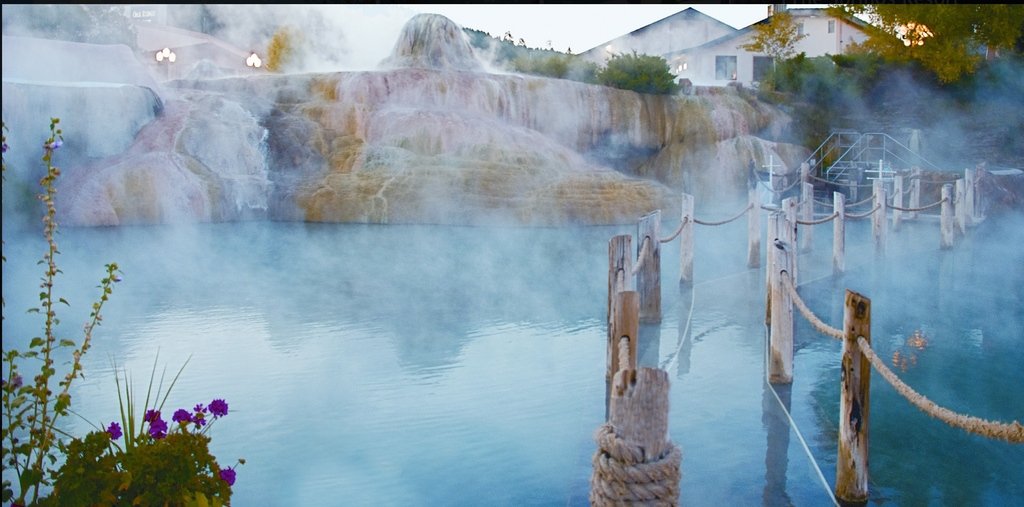 Photo courtesy of pagosahotsprings.com