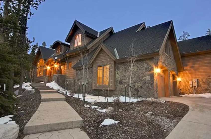 11 Luxury Colorado Cabins You Can Rent For Cheap On Airbnb 303