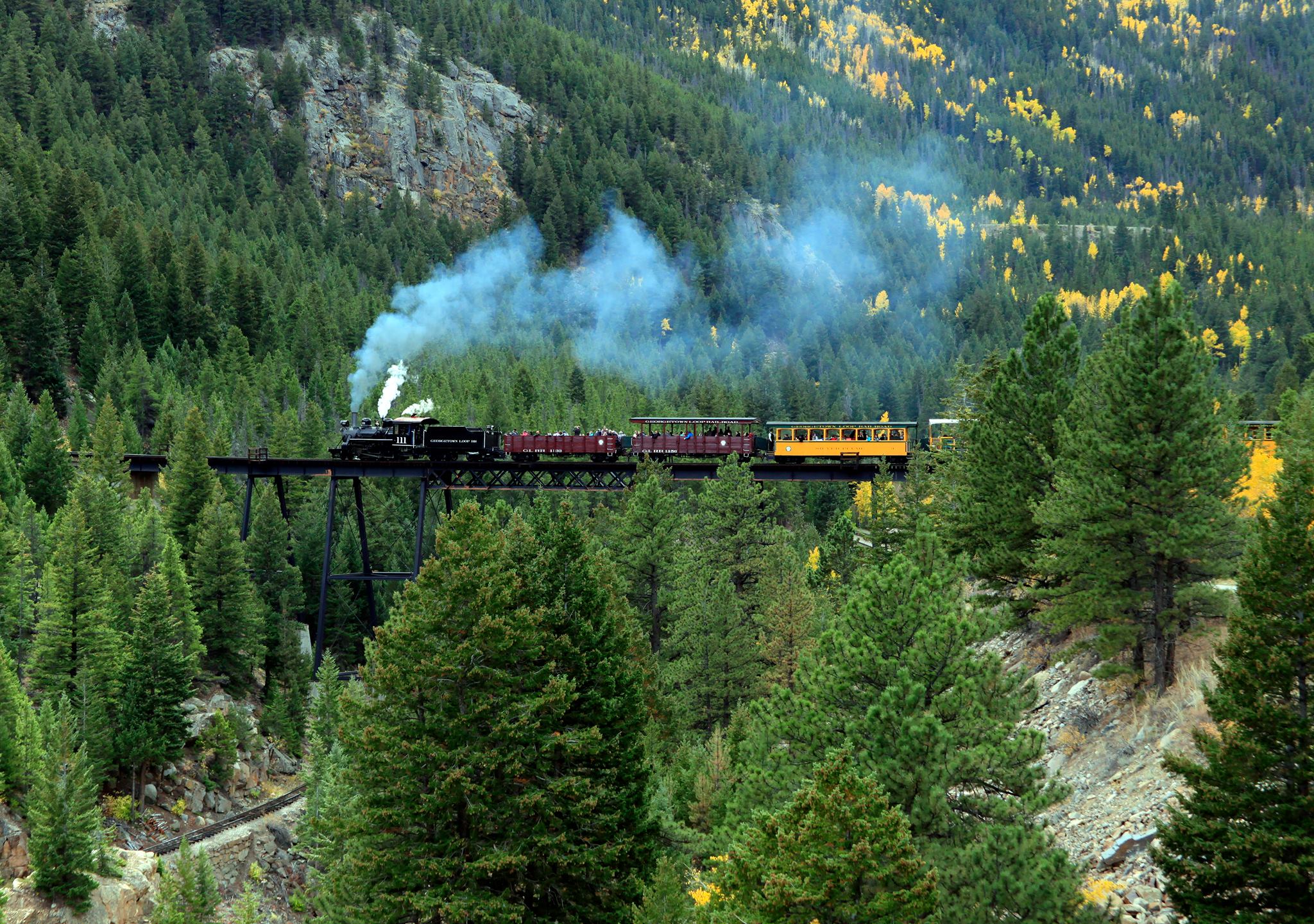 train trip through colorado rockies