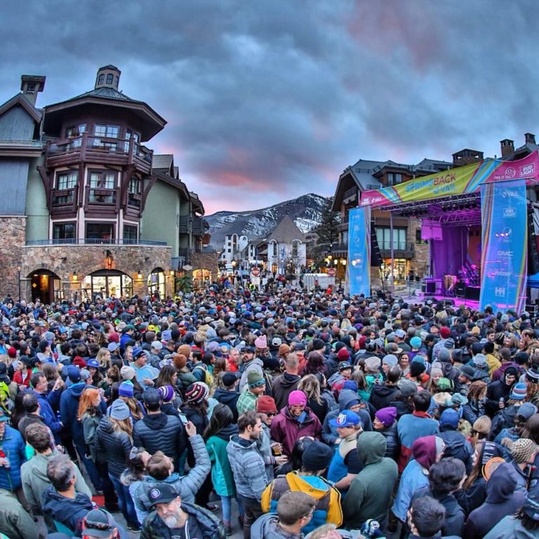 15 Weird and Wonderful Spring Ski Events to Attend This Month 303