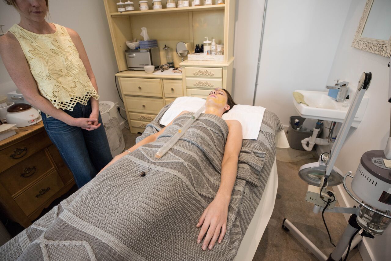 303 Magazine, 303 Style, 303 We Tried It, Beauty Trends, Vivian Louthan, Denver Beauty, Denver Facial, Crystals, Denver Skincare, Womenfolk Beauty, Rhea Hovarth, Heather Fairchild Photography