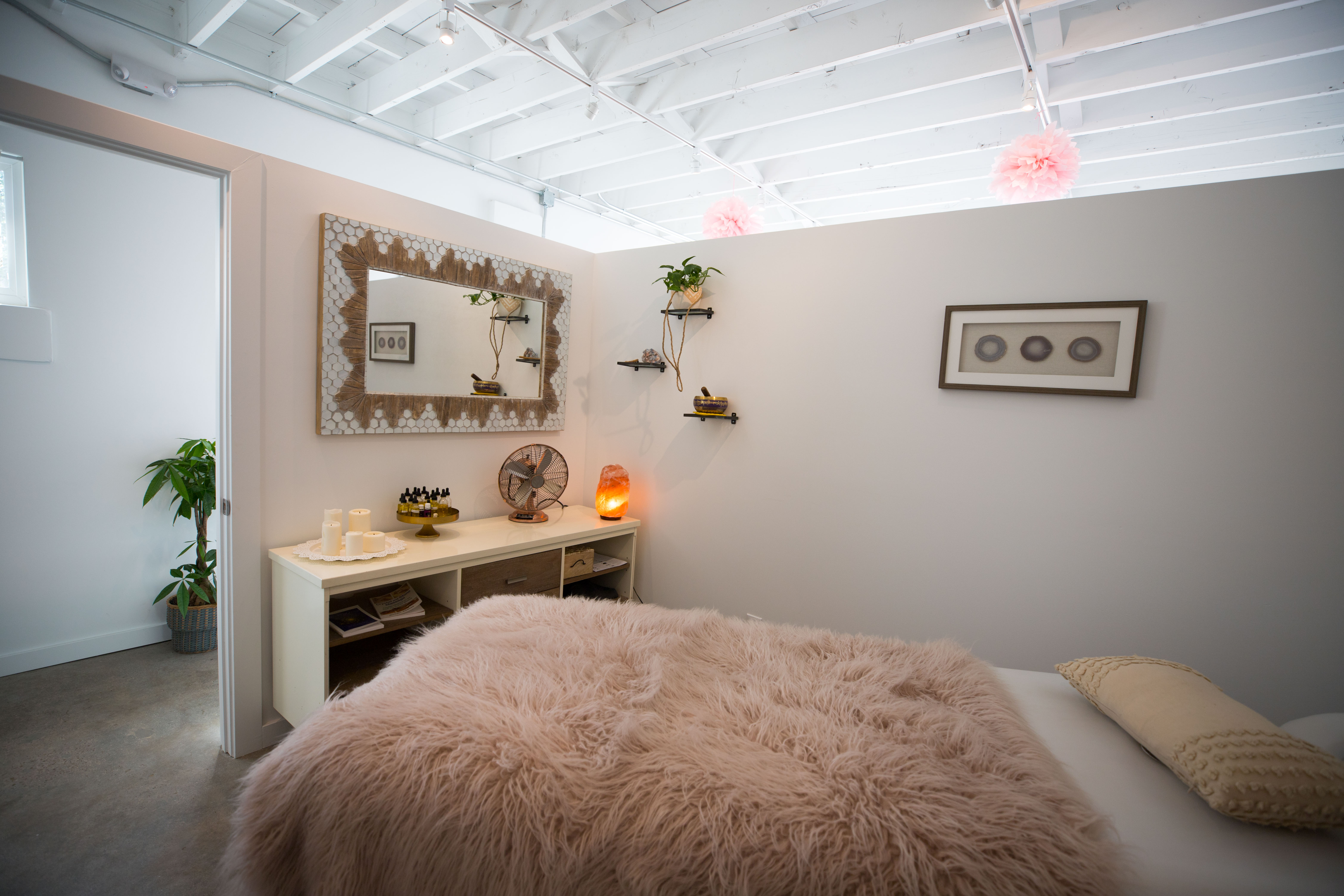 303 Magazine, 303 Style, 303 We Tried It, Beauty Trends, Vivian Louthan, Denver Beauty, Denver Facial, Crystals, Denver Skincare, Womenfolk Beauty, Rhea Hovarth, Heather Fairchild Photography