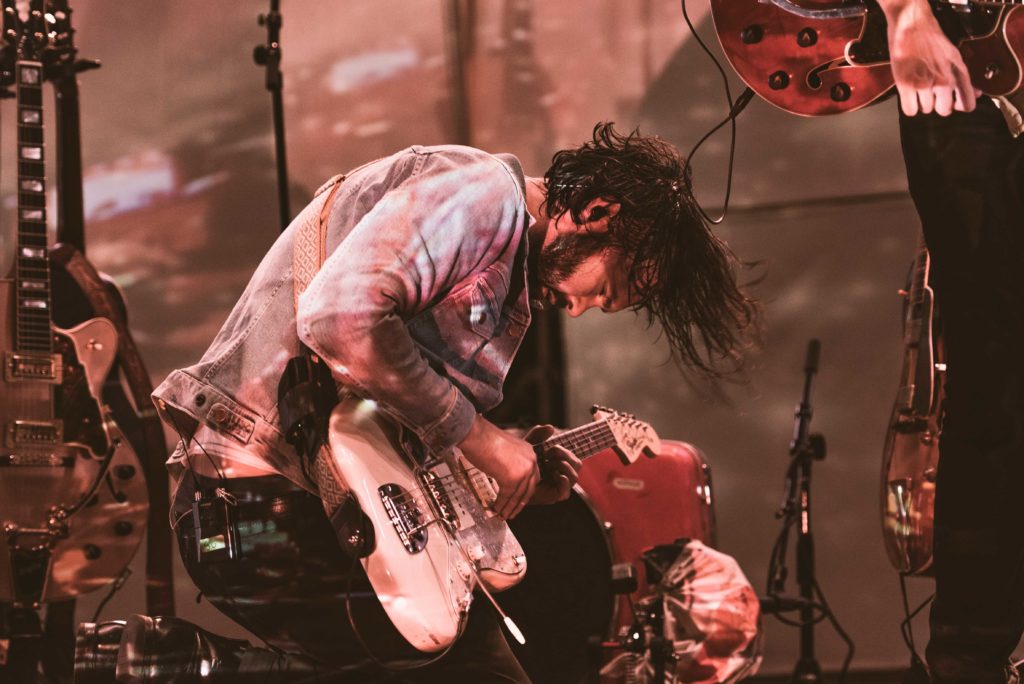 Review - Shakey Graves Was Everything You Want a Live Show to Be - 303