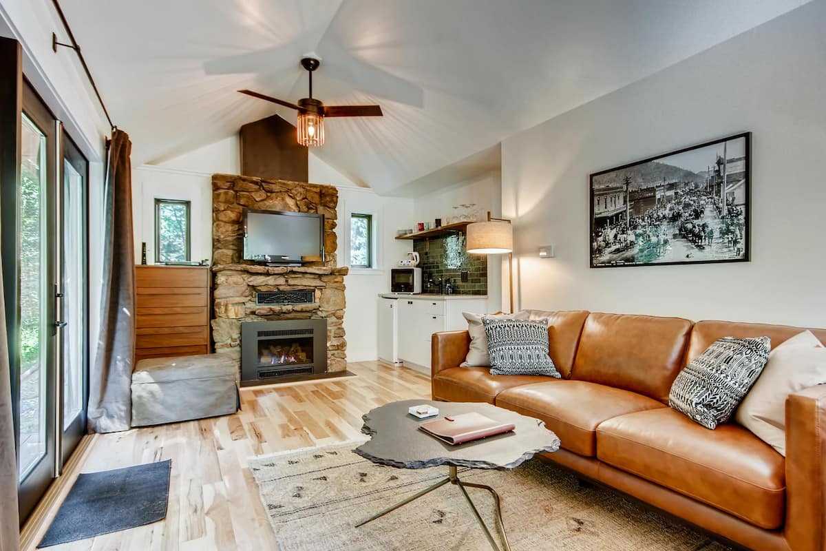 Creekside Cabin in Idaho Springs