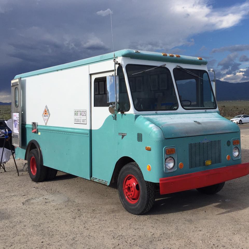 artaos, mobile art gallery