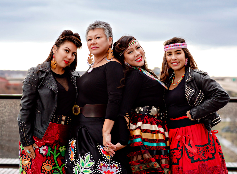 native american ladies clothing