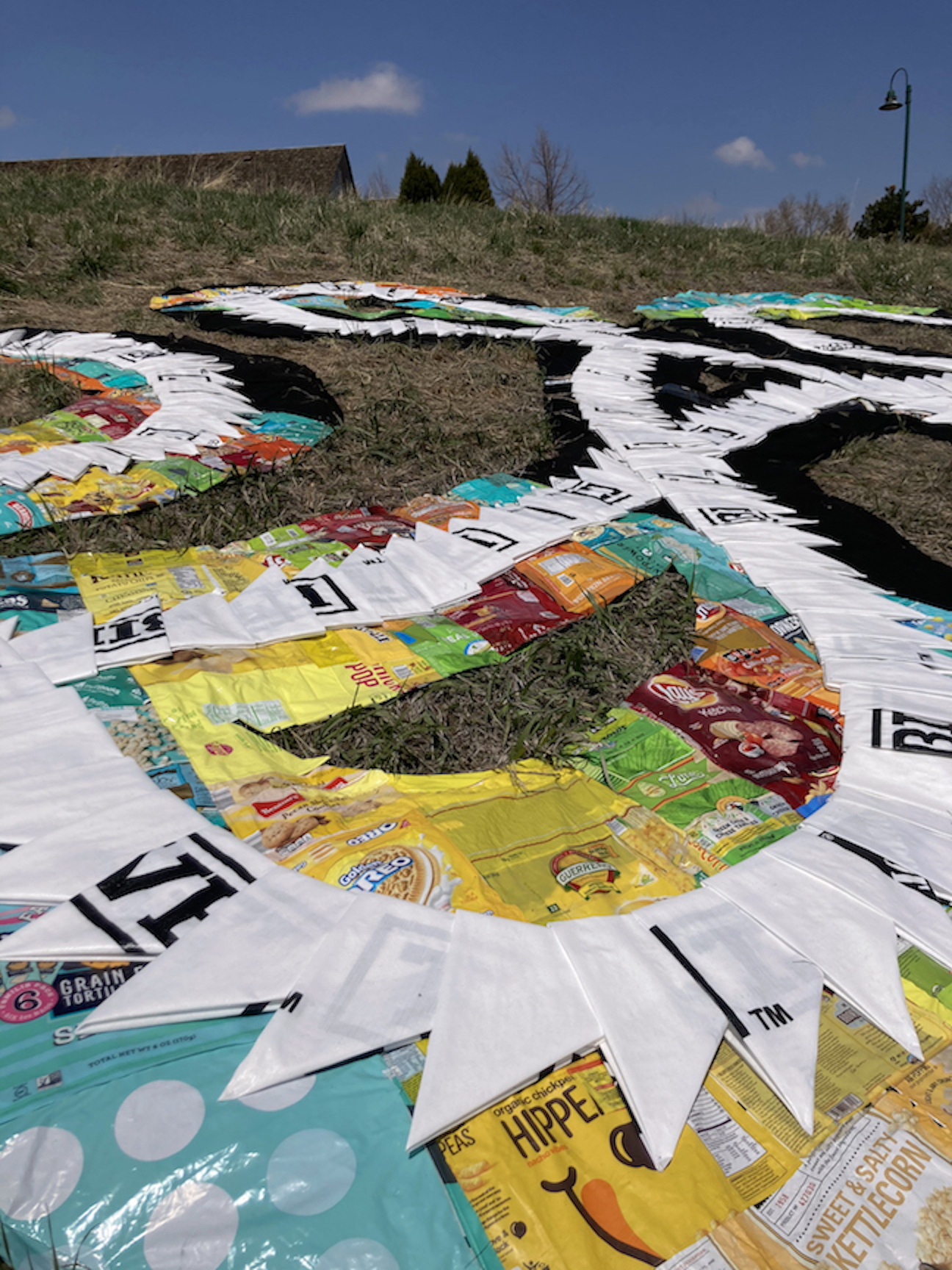 Kapi Monoyios, landmark