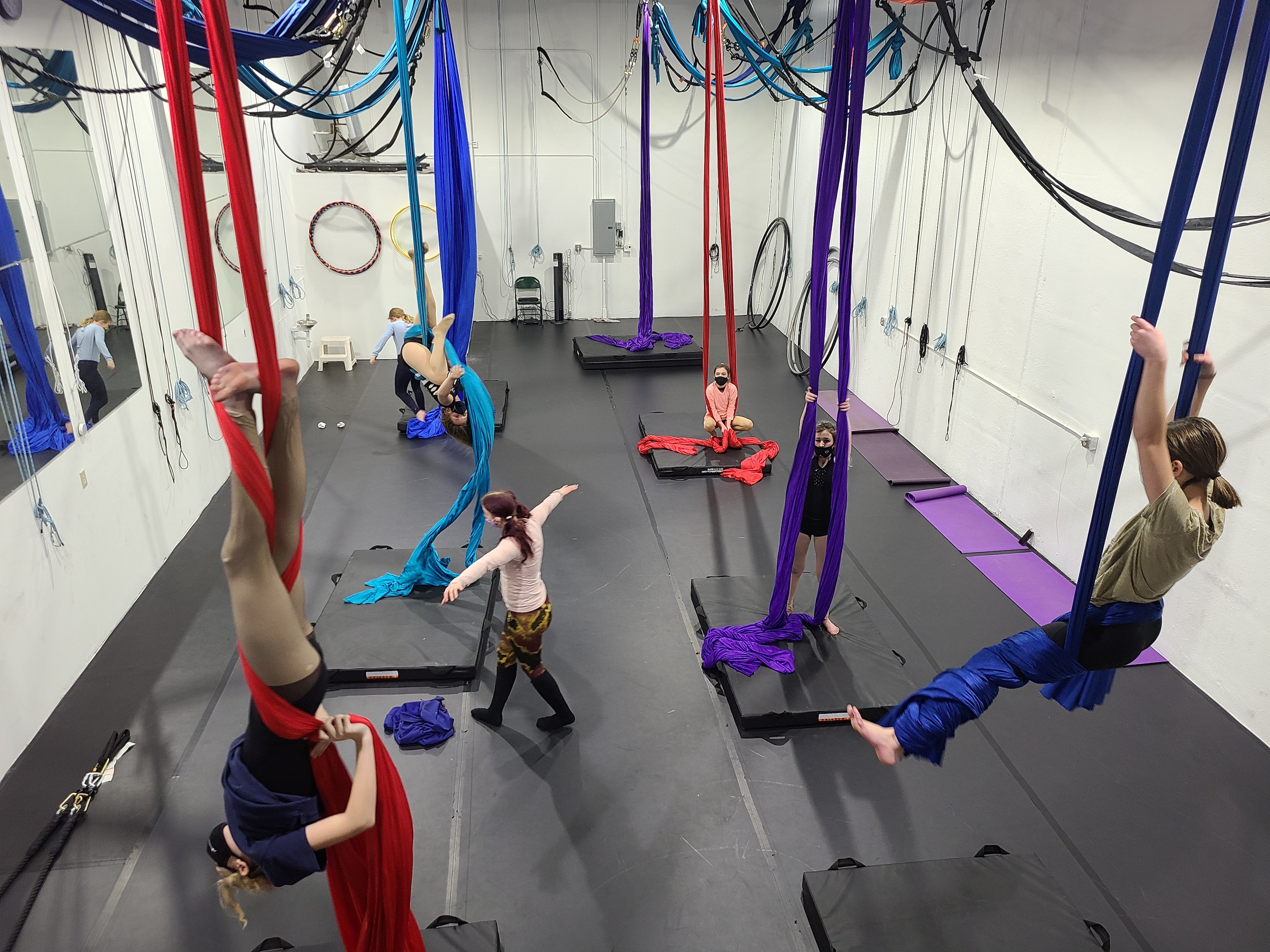 Zascha Fox, 303 Magazine, Denver, Colorado, Skincare, Selfcare, Fall, American Psychological Association, The Green Collective, Allison Rifkin, GoDeep, Dana Knowles, Jacqueline Golden, Nutrition, Health Food, Intuitive Eating, Diet Culture, Wellness, Healing, Refuge Acupuncture, Tracey Abbot, Acupuncture, Cupping, Functional Recovery and Enhancement, FRE, Ari DiPaola, Tender Heart Healing, Megan Slattery, Reiki, Fitness, Vitality, Viv Cycle, Nadine Maher, Spin Class, Aerial Cirque Over Denver, Aerial Fabrics, Fierce45, Pilates, Reformer, Jessica Sharpe