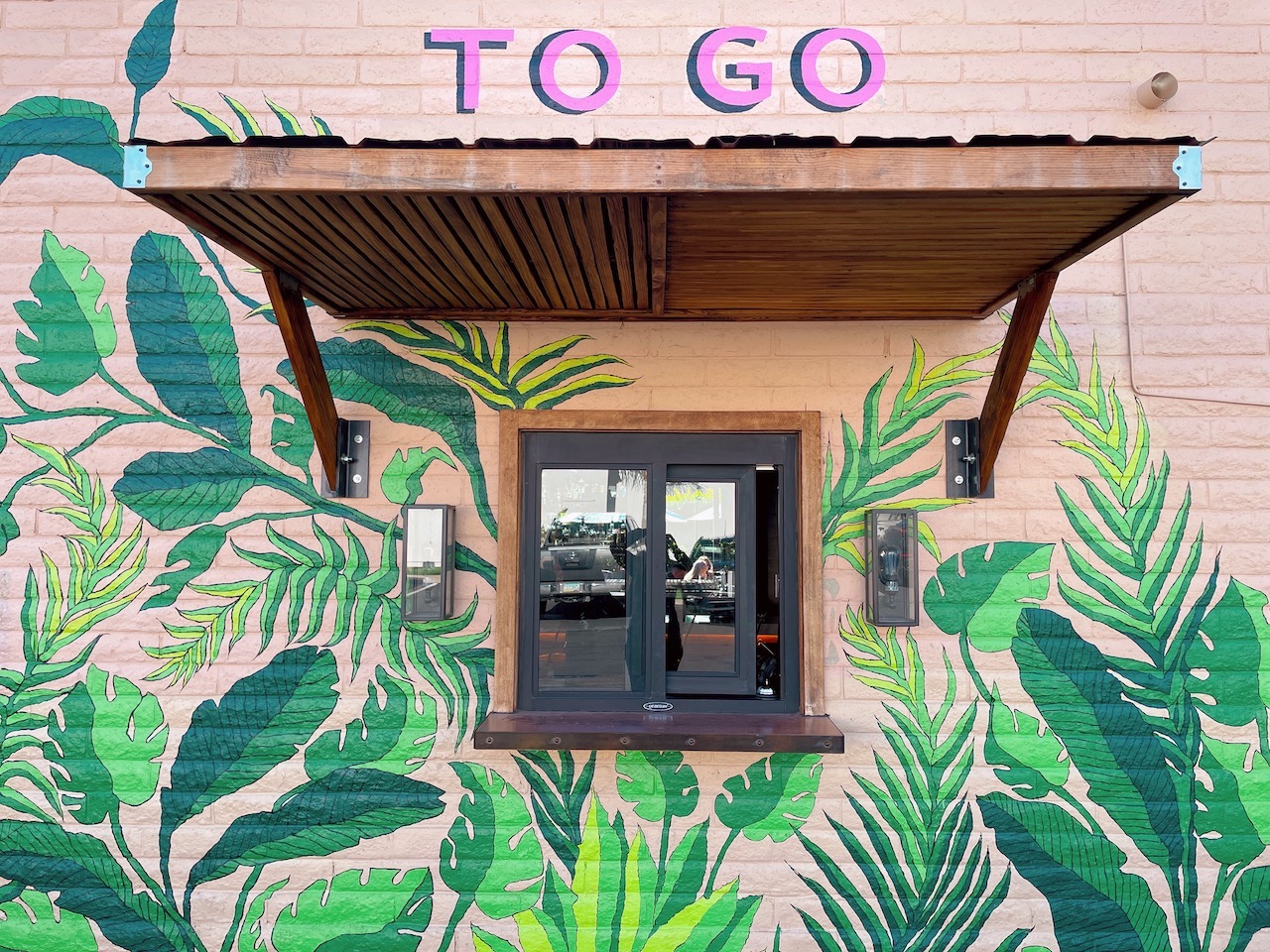 Experience Scottsdale, 303 Magazine, Scottsdale, CIVANA Wellness Resort and Spa, Mountain Shadows Resort, Hot Air Expeditions, REI Adventure Phoenix, Camelback Mountain, Herb Box, Italian Daughter, Old Town Scottsdale, Diego Pops, McDowell Sonoran Preserve, warm winter getaway, Southwest, Frontier, United Airlines, Citizen Public House, Craft 64, Jessica Hughes, desert botanical gardens