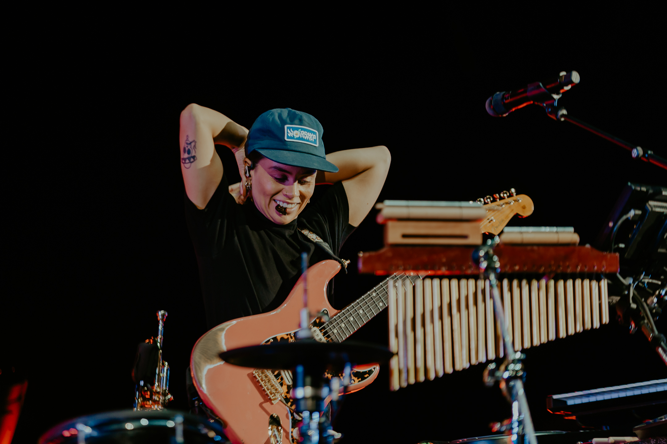 Review Tash Sultana Levitated With 9,000 People at Red Rocks 303