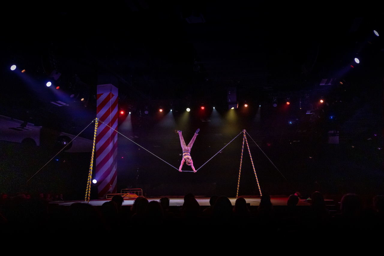 Cirque performance at Gaylord of the Rockies