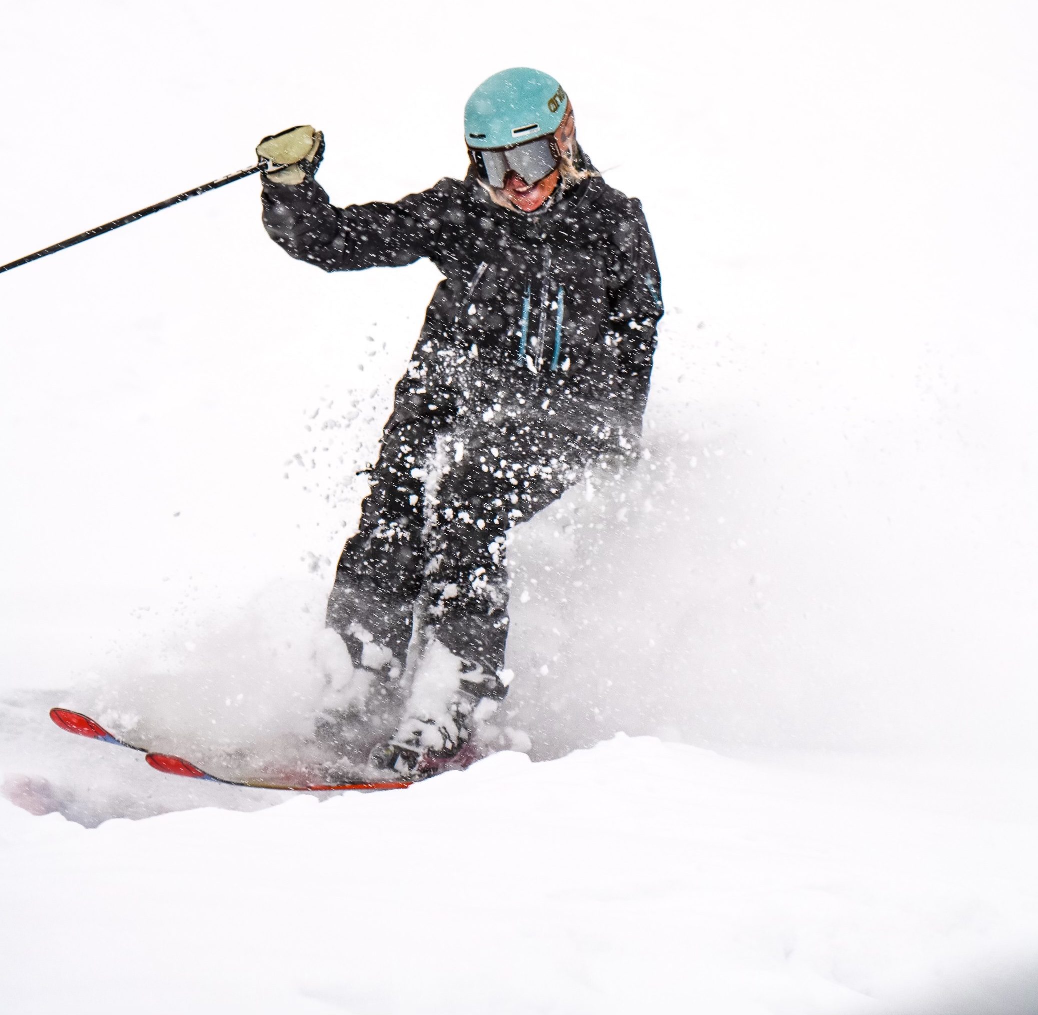 woman skiing, injury-free ski season