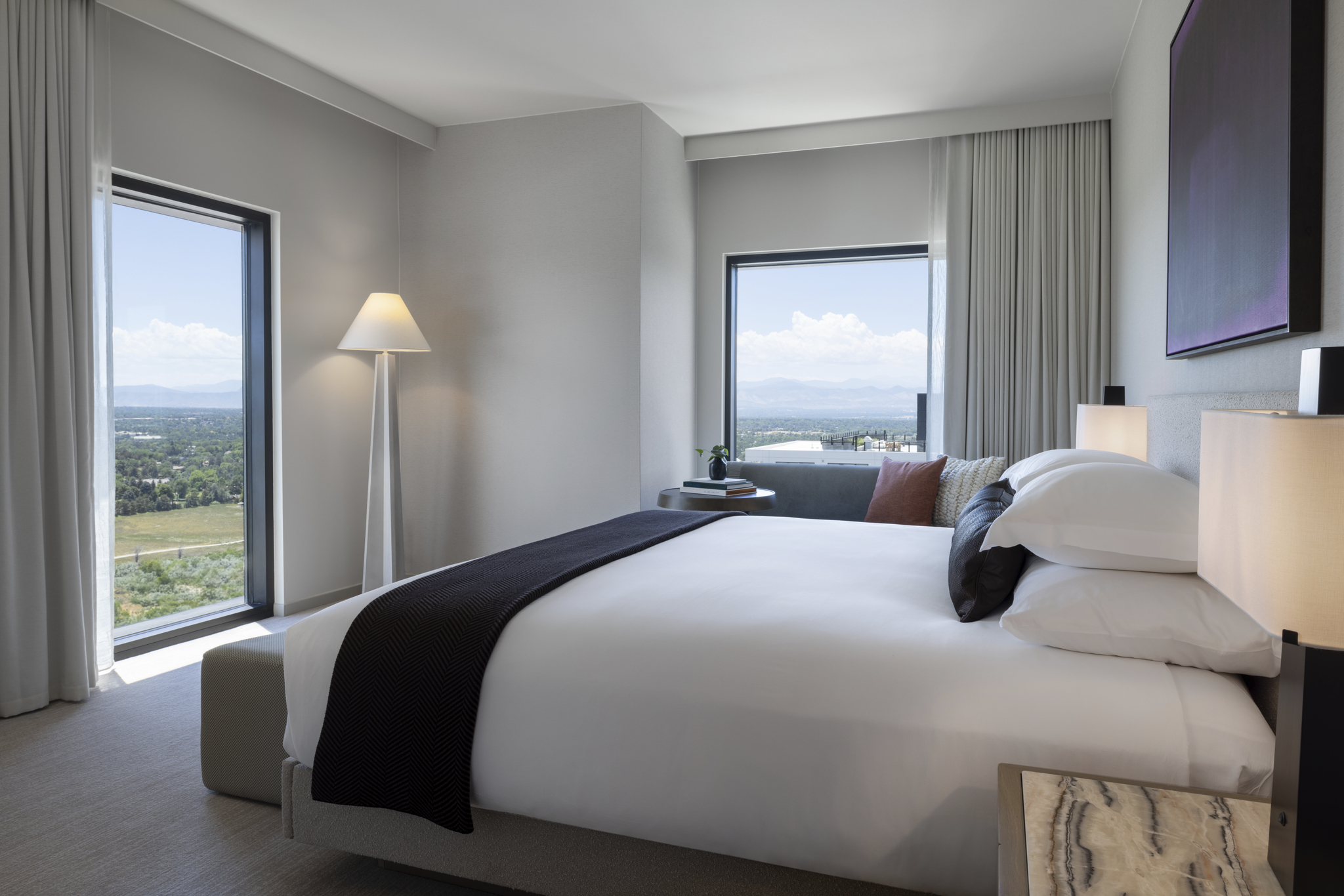 Bedroom, windows, lamp, hotel